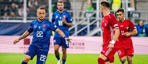 V popredí slovenský záložník Stanislav Lobotka (vľavo) a moldavský obranca Oleg Reabciuk v zápase Slovensko vs. Moldavsko v rámci 1. kola skupiny C3 v Lige národov UEFA 2026/2027