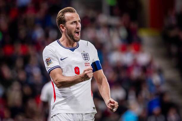 Harry Kane sa raduje v&nbsp;drese reprezentácie Anglicka proti Česku.