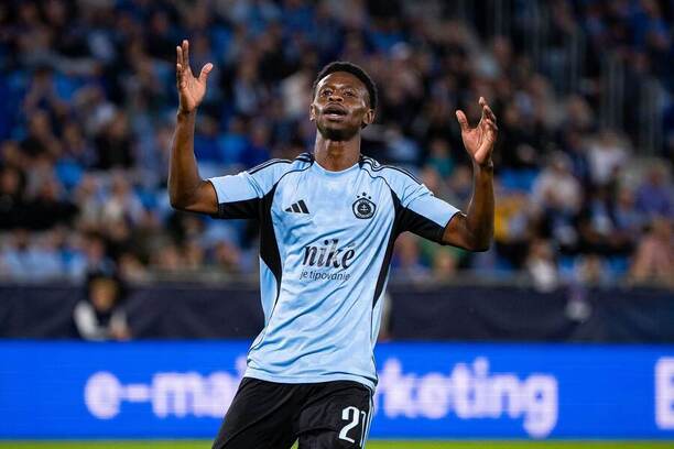 Suleiman Camara v&nbsp;drese ŠK Slovan Bratislava ľutuje zahodenú príležitosť slovenského veľkoklubu.