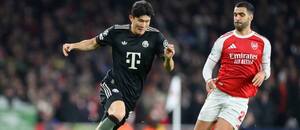 Obranca Bayernu Min-jae Kim (vľavo) a záložník Arsenalu Mikel Merino počas zápasu Arsenal FC vs. FC Bayern Mníchov v rámci 5. kola ligovej fázy Ligy majstrov UEFA 2025/2026